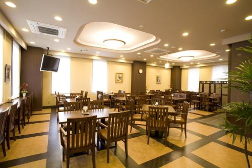 Restoran, Hotel Route Inn Noshiro in Noshiro Restoran, Hotel Route Inn Noshiro in Noshiro