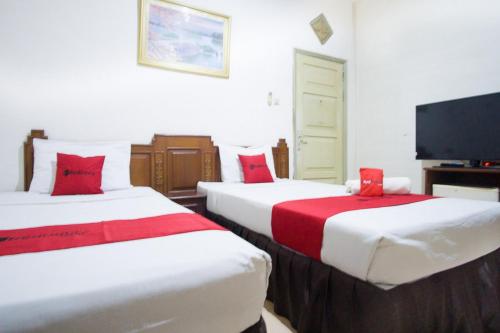RedDoorz near Pantai Falajawa in Тернате RedDoorz near Pantai Falajawa in Тернате