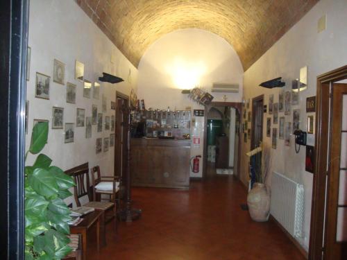 Vestíbulo, Locanda del Vecchio Maglio in Terni Vestíbulo, Locanda del Vecchio Maglio in Terni