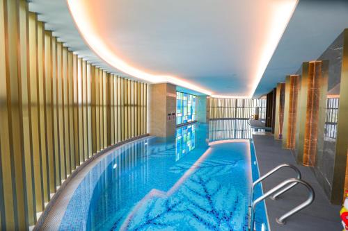 Ramada Plaza by Wyndham Fuxian Lake in Yuxi Ramada Plaza by Wyndham Fuxian Lake in Yuxi