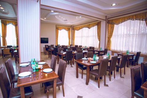 Comida y bebida, Grand Nakhchivan Hotel in Najicheván Comida y bebida, Grand Nakhchivan Hotel in Najicheván