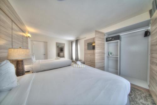 Riverside Apartments By The Beach in Pompano Beach Riverside Apartments By The Beach in Pompano Beach