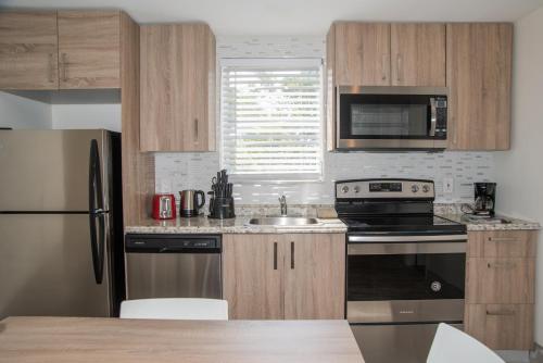 Szolgáltatások, Riverside Apartments By The Beach in Pompano Beach Szolgáltatások, Riverside Apartments By The Beach in Pompano Beach