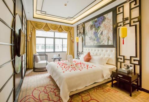 This photo about Xiyue Theme Hotel (Shenzhen Golf) shared on HyHotel.com