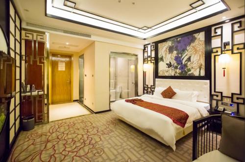 This photo about Xiyue Theme Hotel (Shenzhen Golf) shared on HyHotel.com