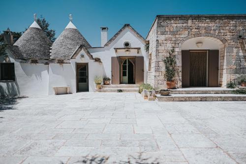 Entrance, Trulli d'Itria in Cicerone Entrance, Trulli d'Itria in Cicerone