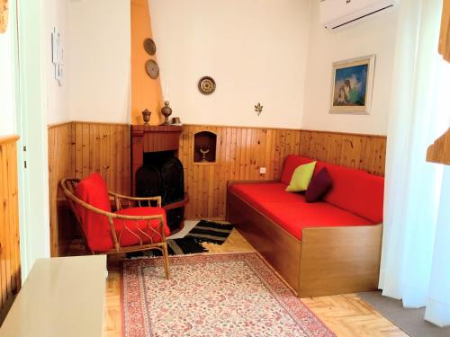 Guestroom, Traditional penthouse with mountain view in Grevena Guestroom, Traditional penthouse with mountain view in Grevena