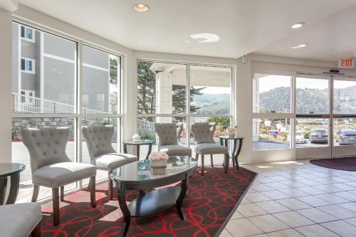 Lobby, Pacifica Beach Hotel in Pacifica Lobby, Pacifica Beach Hotel in Pacifica