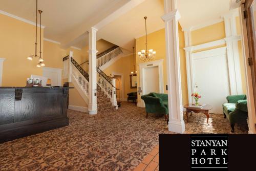 Lobby, Stanyan Park Hotel near San Francisco Botanical Garden Lobby, Stanyan Park Hotel near San Francisco Botanical Garden