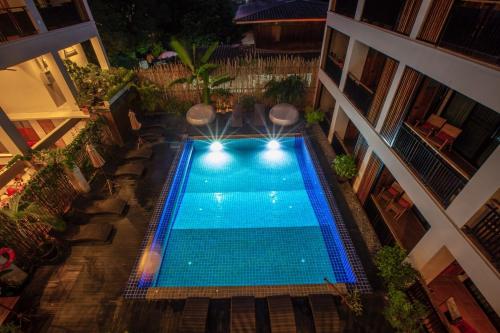 Swimming pool, SugarCane Chiang Mai. in Wua Lai Swimming pool, SugarCane Chiang Mai. in Wua Lai