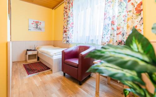 This photo about Hotel garni Steinfeld shared on HyHotel.com