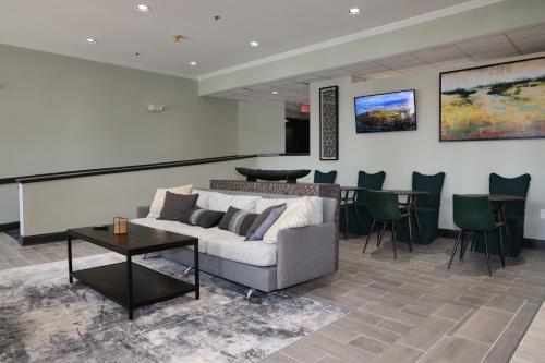 Vestíbulo, Super 8 by Wyndham High Point/Greensboro in High Point Vestíbulo, Super 8 by Wyndham High Point/Greensboro in High Point