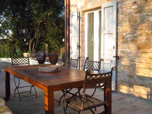 Balcony/terrace, Castello di Granarola - design apartments in Gradara Balcony/terrace, Castello di Granarola - design apartments in Gradara