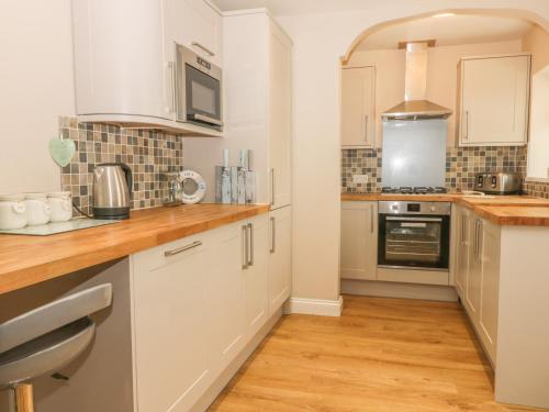 2 The Close in Robin Hood's Bay 2 The Close in Robin Hood's Bay