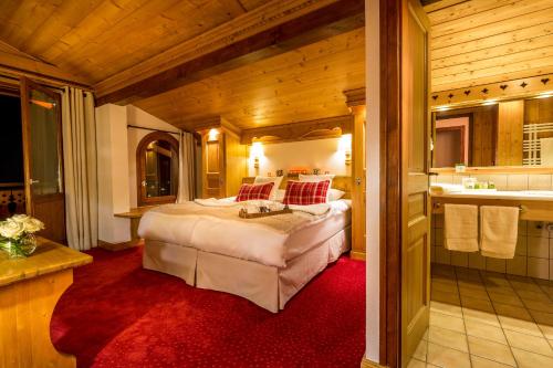 Hotel & Spa Le Dahu in Morzine City Center Hotel & Spa Le Dahu in Morzine City Center