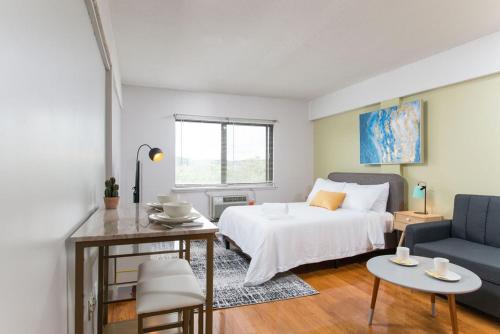 Hotel Sunny studio right next to Boston University