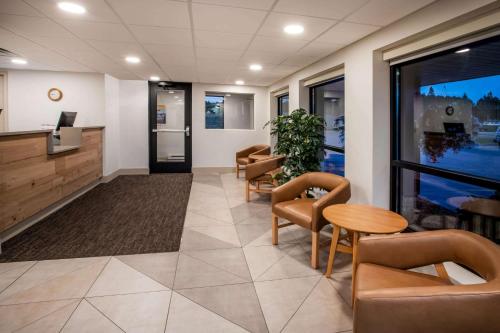 Előcsarnok, Days Inn by Wyndham Duluth/By Miller Hill Mall near Duluth nemzetközi repülőtér Előcsarnok, Days Inn by Wyndham Duluth/By Miller Hill Mall near Duluth nemzetközi repülőtér