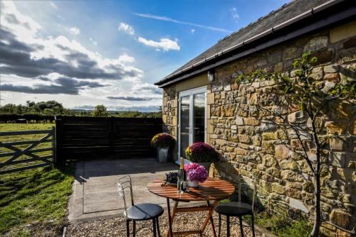 Kert, The Hideaway with hot tub in Chathill Kert, The Hideaway with hot tub in Chathill