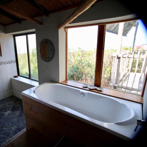 Bathroom, Tree House Villa in Inhambane Bathroom, Tree House Villa in Inhambane