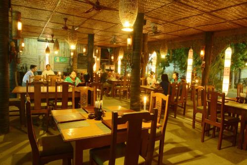 مطعم, A Little Bit of BAGAN HOTEL in باجان مطعم, A Little Bit of BAGAN HOTEL in باجان