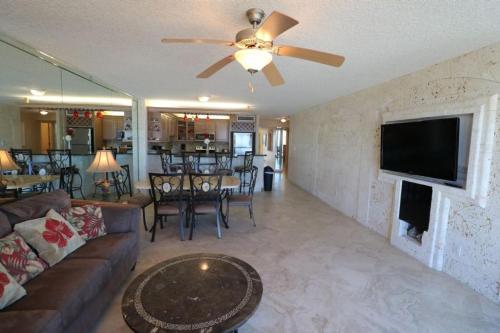 Sand Dollar 2-405 in Crescent Beach Sand Dollar 2-405 in Crescent Beach