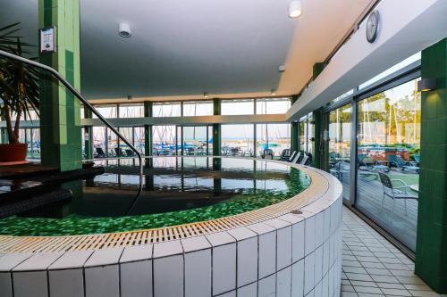 wanna z hydromasażem, Hotel Yacht Wellness & Business in Siofok wanna z hydromasażem, Hotel Yacht Wellness & Business in Siofok