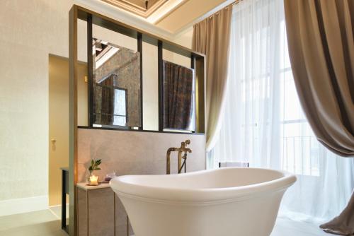 Bathroom, Hotel Antigua Palma - Casa Noble in Majorca Bathroom, Hotel Antigua Palma - Casa Noble in Majorca