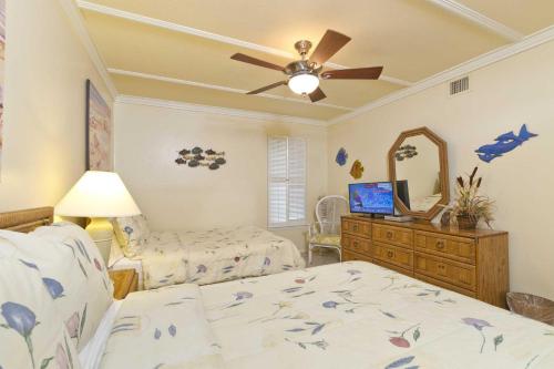 This photo about Edgewater Condominium 403 shared on HyHotel.com