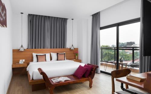 Phnom Penh 51 Hotel & Residences near Statue of King Father Norodom Sihanouk Phnom Penh 51 Hotel & Residences near Statue of King Father Norodom Sihanouk