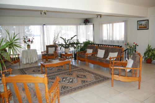 大堂, 尼科斯和奧林匹亞公寓酒店 (Nicos & Olympia Apartments) in 勒布朗-梅尼勒 大堂, 尼科斯和奧林匹亞公寓酒店 (Nicos & Olympia Apartments) in 勒布朗-梅尼勒
