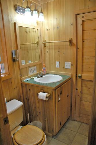 This photo about Gwin's Lodge shared on HyHotel.com