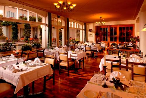 Restaurant, Hotel Beausite Budget near Weissenau Castle Restaurant, Hotel Beausite Budget near Weissenau Castle