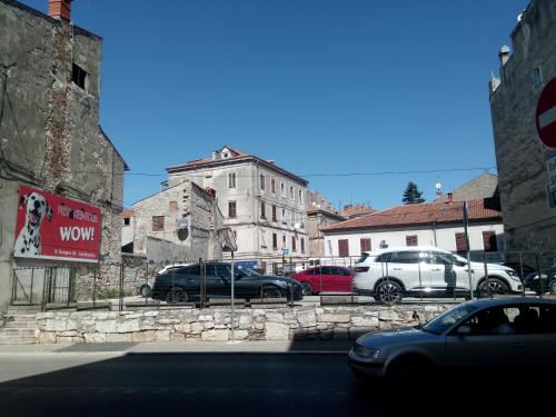 Collins Apartments Center in พูลา Collins Apartments Center in พูลา