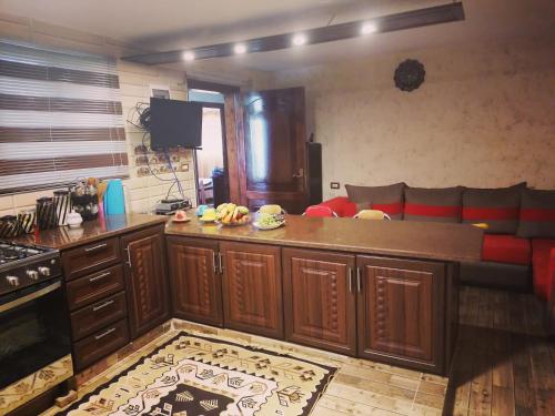 Cocina, Casa de 120 m² en Ajloun, con 1 habitación(es) y 2 baño(s) privado(s) (Ajloun Mihna Guest House) in Ajloun Cocina, Casa de 120 m² en Ajloun, con 1 habitación(es) y 2 baño(s) privado(s) (Ajloun Mihna Guest House) in Ajloun