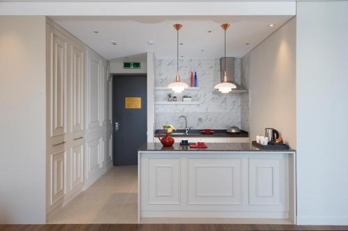 Kitchen, Ramada by Wyndham Daejeon in Daejeon Kitchen, Ramada by Wyndham Daejeon in Daejeon