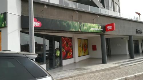 Магазины, Basic Hotel in Минделу Магазины, Basic Hotel in Минделу