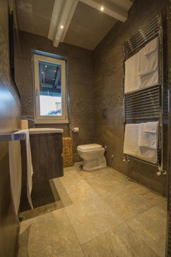 Bathroom, Cimino Luxury Villas in Lake Como - Julia #1 in Oliveto Lario Bathroom, Cimino Luxury Villas in Lake Como - Julia #1 in Oliveto Lario