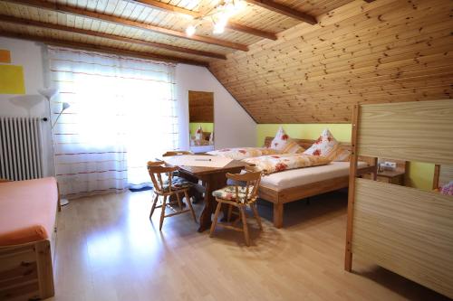 Pension Altvogtshof in ไอเซนบัค (ฮอคชวาร์ซวาลด์) Pension Altvogtshof in ไอเซนบัค (ฮอคชวาร์ซวาลด์)