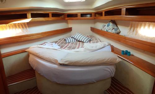 This photo about Boat, Sleep & Tour EHoa shared on HyHotel.com