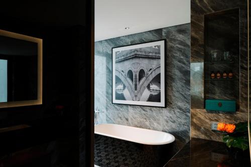 Bathroom, Grand Park City Hall Hotel in City Hall Bathroom, Grand Park City Hall Hotel in City Hall