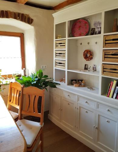 Einrichtungen, Kleines Häuschen im Grünen (Kleines Hauschen im Grunen) in Monheim Einrichtungen, Kleines Häuschen im Grünen (Kleines Hauschen im Grunen) in Monheim