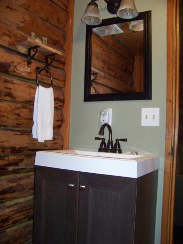 Box Canyon Cabins in Seward (AK) Box Canyon Cabins in Seward (AK)