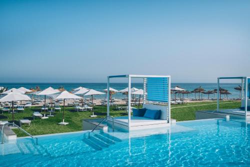 Piscina, Iberostar Selection Kuriat Palace in Monastir Piscina, Iberostar Selection Kuriat Palace in Monastir
