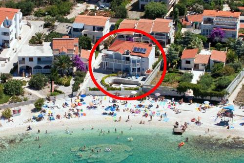 Hotel Family friendly apartments with a swimming pool Rogoznica - 7557
