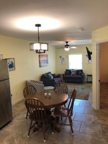 在meiguo.com看到的48 Sea Isle Village - One Bedroom Bungalow的介绍图片