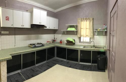 Kitchen, Wan Guest House in Pasir Mas Kitchen, Wan Guest House in Pasir Mas