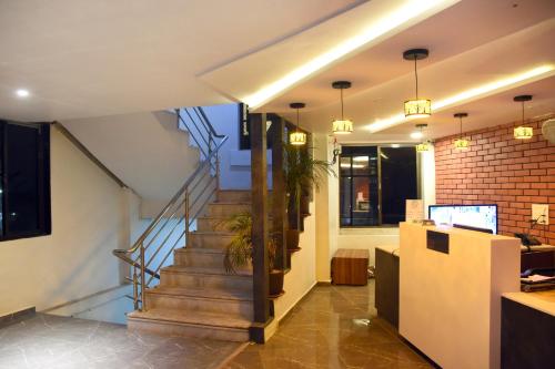 Előcsarnok, HOTEL RAJPATHINN in Mehsana Előcsarnok, HOTEL RAJPATHINN in Mehsana