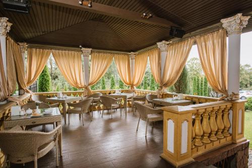 Altan/terrasse, Курортнии Готель Золота Корона in Truskavets Altan/terrasse, Курортнии Готель Золота Корона in Truskavets