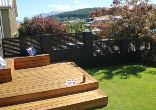Balcony/terrace, STUDIO ON KINGS in Wanaka Balcony/terrace, STUDIO ON KINGS in Wanaka