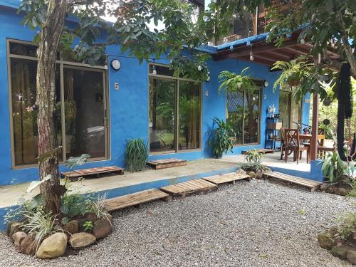 출입구, The Blue House Panama in 참 출입구, The Blue House Panama in 참